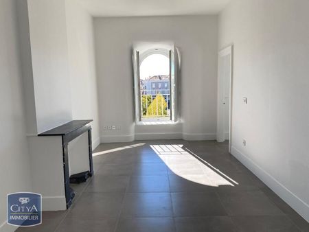 Location Appartement 4 pièces 151m² SETE 34200 - Photo 4