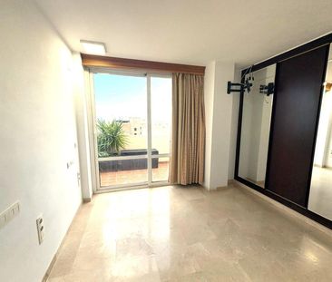 Penthouse in Torremolinos - Photo 2