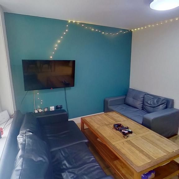 5 bedroom flat to rent - Photo 1