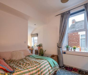 4 bedroom terraced house to rent - Photo 3