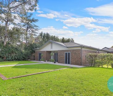 MAGNIFICENT FAMILY HOME WITH FIVE BEDROOMS, INDOOR SWIMMING POOL AN... - Photo 6