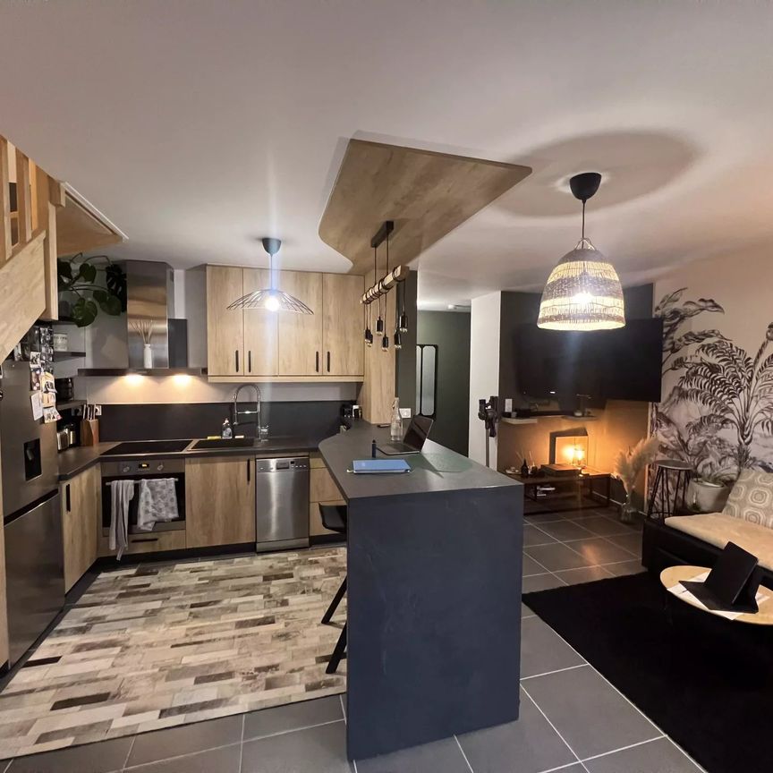 A LOUER : MAISON MEUBLÉE T3 SUR CHAMBRAY LES TOURS – Réf. TNG-L0393 - Photo 1
