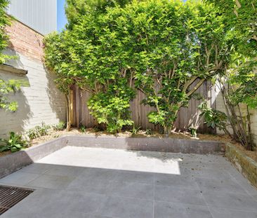 Charming Terrace in a Prime Location - Photo 2