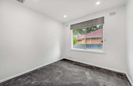 Beautifully Renovated Family Home! - Photo 4