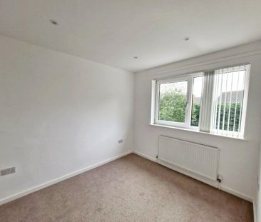 Warmington - Photo 1