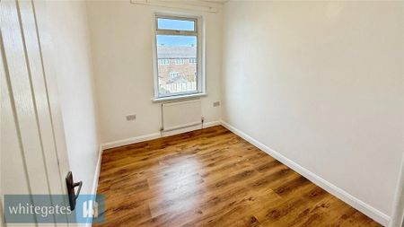 4 bedroom semi-detached house to rent - Photo 3