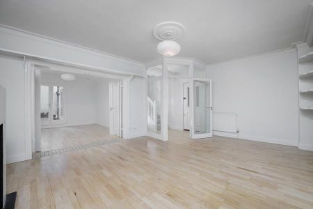 3 bedroom apartment to rent - Photo 2