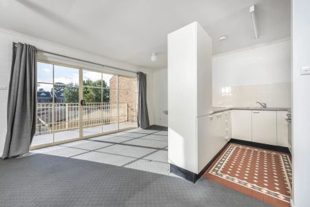 38/201 Goyder Street, Narrabundah. - Photo 4