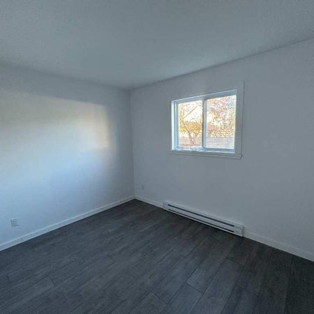 Beau 3 1/2 - Libre immédiatement - Air climatisé - Photo 3