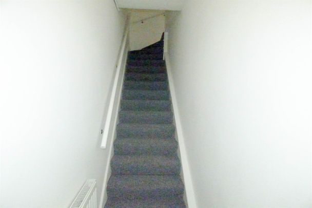 3 bed flat to rent in Prince Consort Road, Gateshead, NE8 - Photo 1
