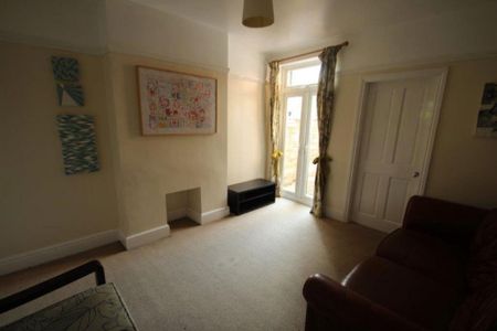 2 bedroom terraced house to rent - Photo 2