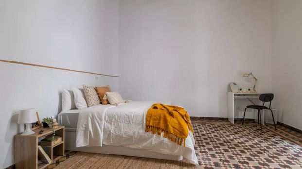 Rooms for rent in 6-bedroom apartment in Ciutat Vella - Foto 1