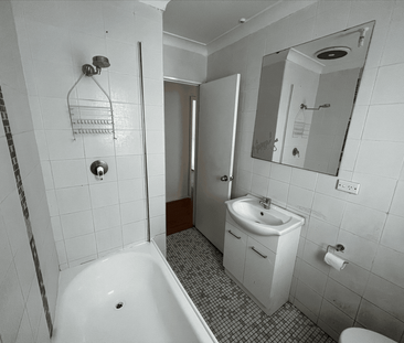 3 Bedroom Family Home ! - Photo 4