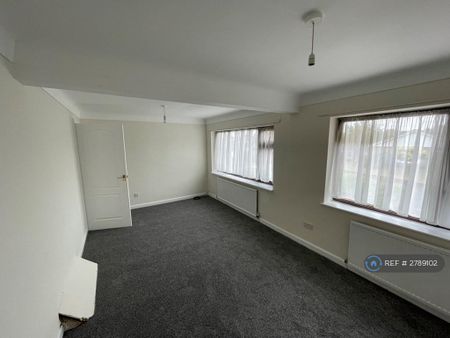 4 bedroom detached house to rent - Photo 4