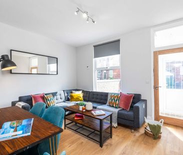 Room in a Shared House, Broomfield Terrace, LS6 - Photo 1