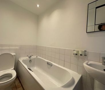Wellington Road, Swinton, Manchester - Photo 4