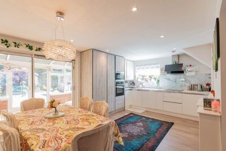 3 bedroom semi-detached house to rent - Photo 5