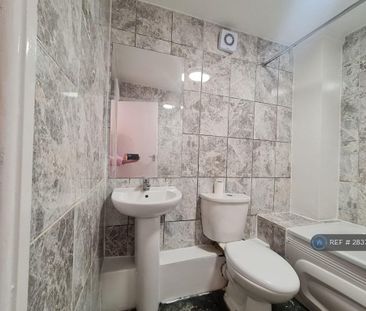 Studio to rent - Photo 6