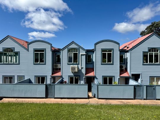 93a Kelburn Parade, Kelburn - Photo 1