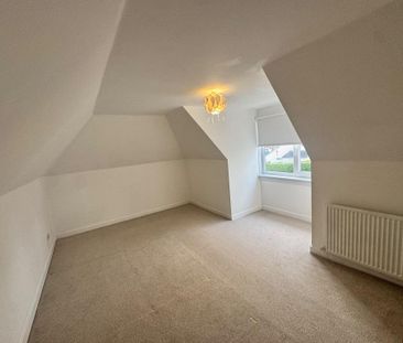 3 bedroom character property to rent - Photo 6