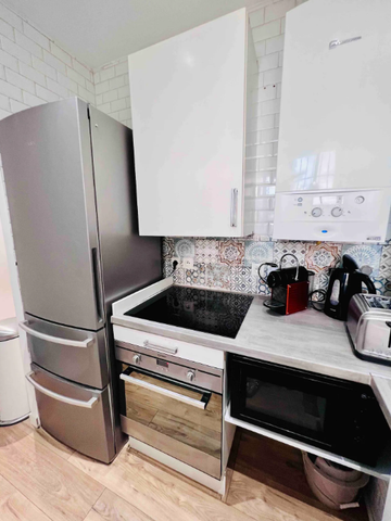 Location Appartement 1 pièce 40m² JUAN LES PINS 06160 - Photo 4