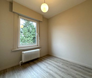 Lichtrijk appartement met drie slaapkamers - Photo 1