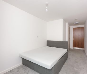 Rent QUBE, West Street, S1 £800pcm - Photo 4