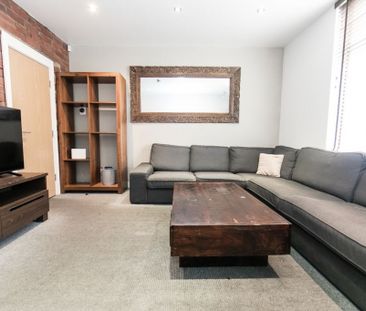 Burchett Grove, Woodhouse, Leeds - Photo 2