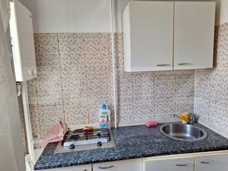 Garsoniera de închiriat | Căldură gratuită | aproape de - Photo 3
