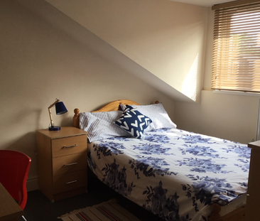 8 bedroom house to rent - Photo 1
