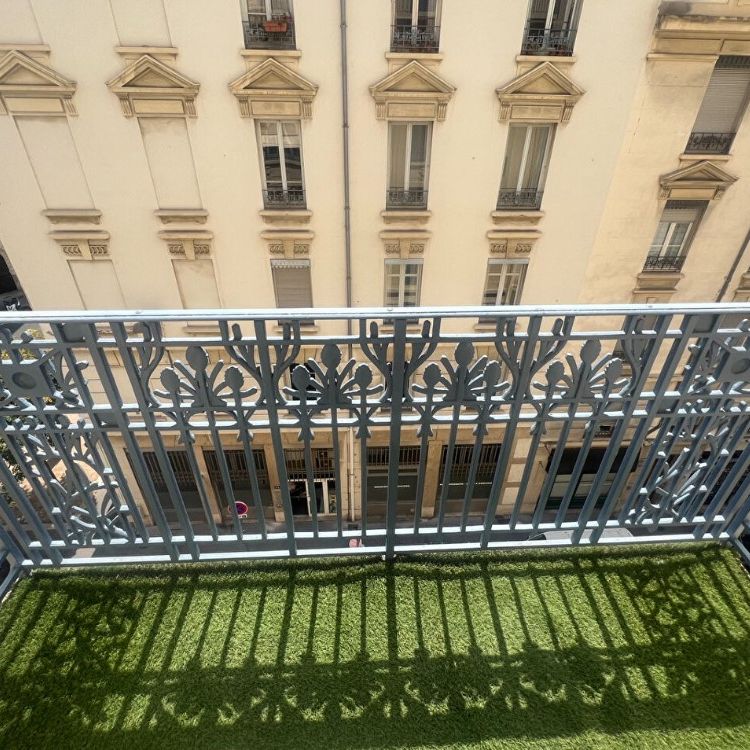 À louer : Superbe T4 de 98m² au coeur des Brotteaux, Lyon 6ème. Charme de l’ancien, 3 chambres, proche métro B et commerces - Photo 1