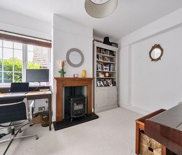 5 bedroom character property to rent - Photo 4