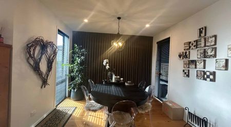 Stylish 4-Bedroom Home in Meadowstone - Photo 3