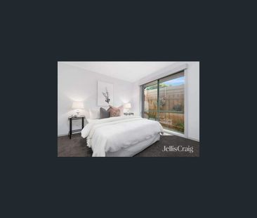 15 Sherlowe Crescent, Viewbank, Vic 3084 - Photo 4
