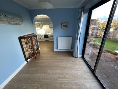 4 bedroom detached house to rent - Photo 2