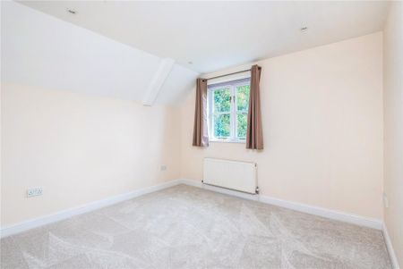 4 bedroom detached house to rent - Photo 2