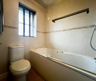 3 bedroom semi-detached house to rent - Photo 3