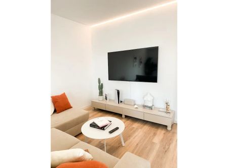 Largo de Soares dos Reis, Vila Nova de Gaia, Porto 4430-999 - Photo 3