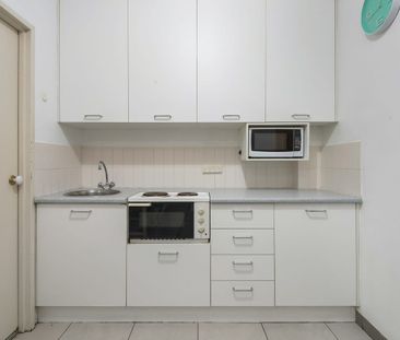 STUDIO APARTMENT AT THE WESTBURY DARLINGHURST - Photo 4