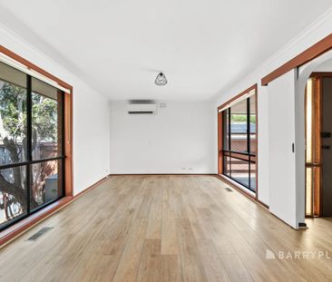 Neatly Presented & Prime Location - Photo 2