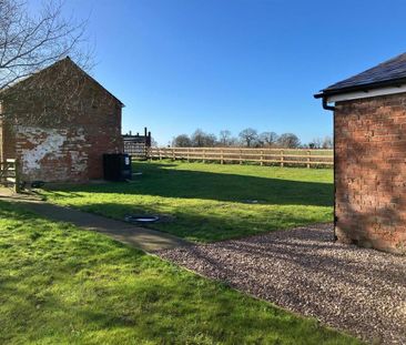 4 bedroom detached house to rent - Photo 1