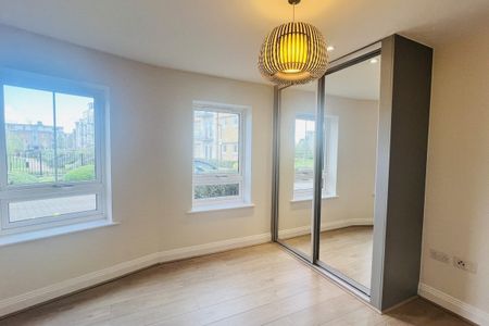 Raven Drive, MAIDENHEAD - Photo 3