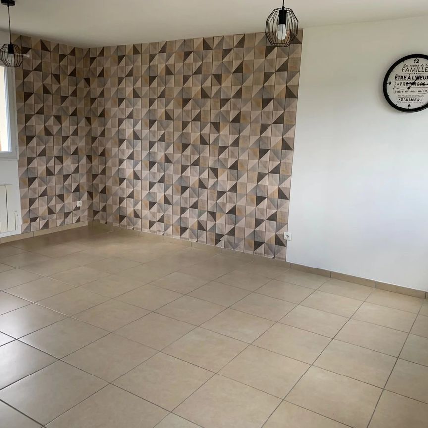 Location Appartement 4 pièces 80m² LUMBRES 62380 - Photo 1