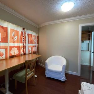 Burnaby Brentwood one bed stidio for rent! - Photo 2