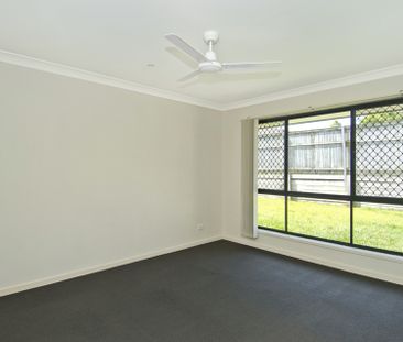 Neat and Tidy Family Home! - Photo 5