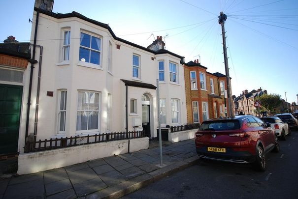 1 bedroom property to rent - Photo 1