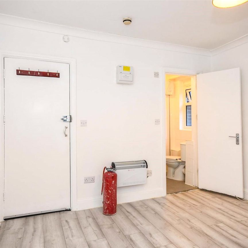 1 bedroom property to rent Old Christchurch Road, Bournemouth, BH1 - Photo 1