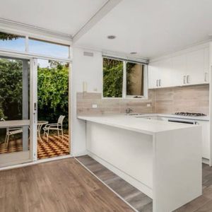 South Yarra - Photo 2