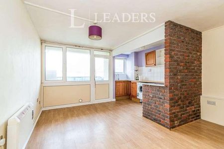Minden House, Redlands Lane, Fareham, PO14 - Photo 2