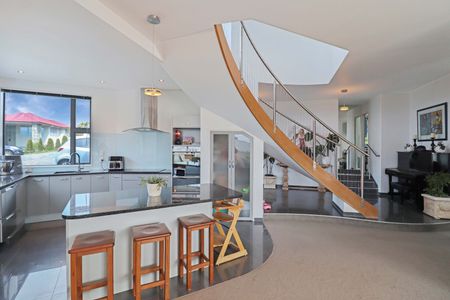 Immaculately presented executive four-bedroom family home - Photo 2